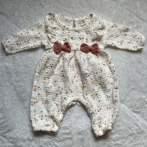 $3/ $12 baby onesies 🌸
